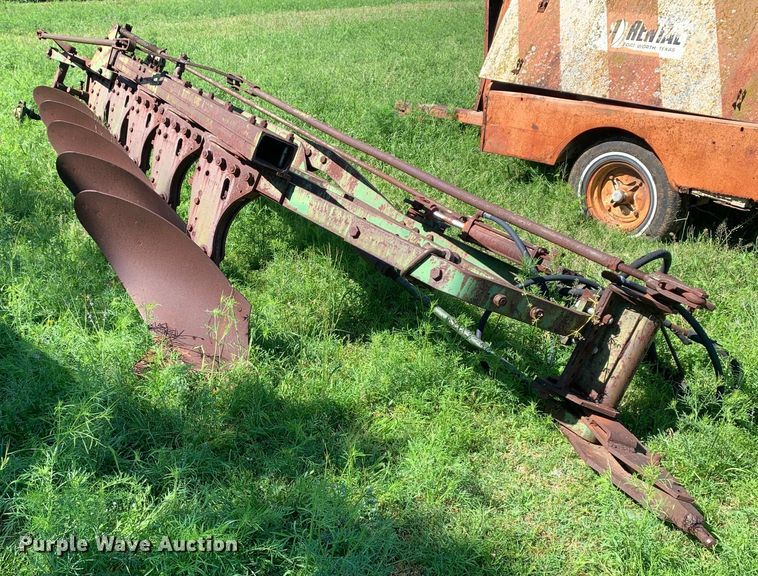 image for item KX9985 John Deere five bottom plow