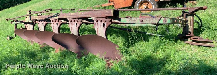 image for item KX9985 John Deere five bottom plow