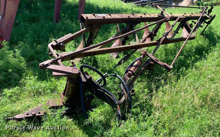 image for item KX9985 John Deere five bottom plow