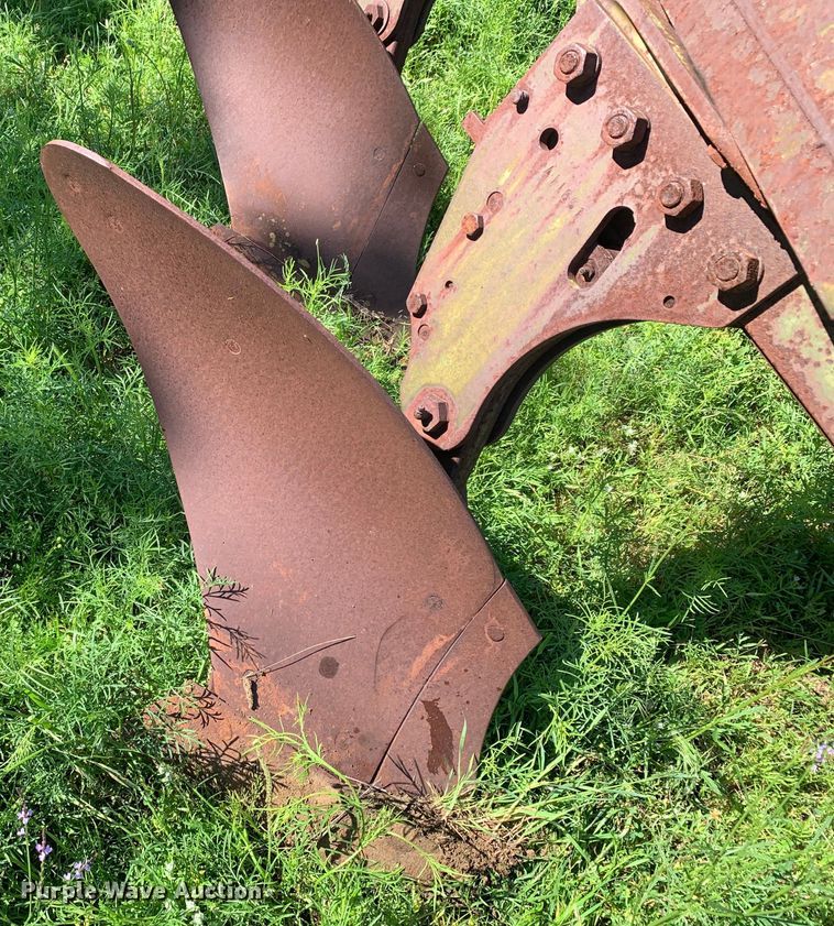 image for item KX9985 John Deere five bottom plow