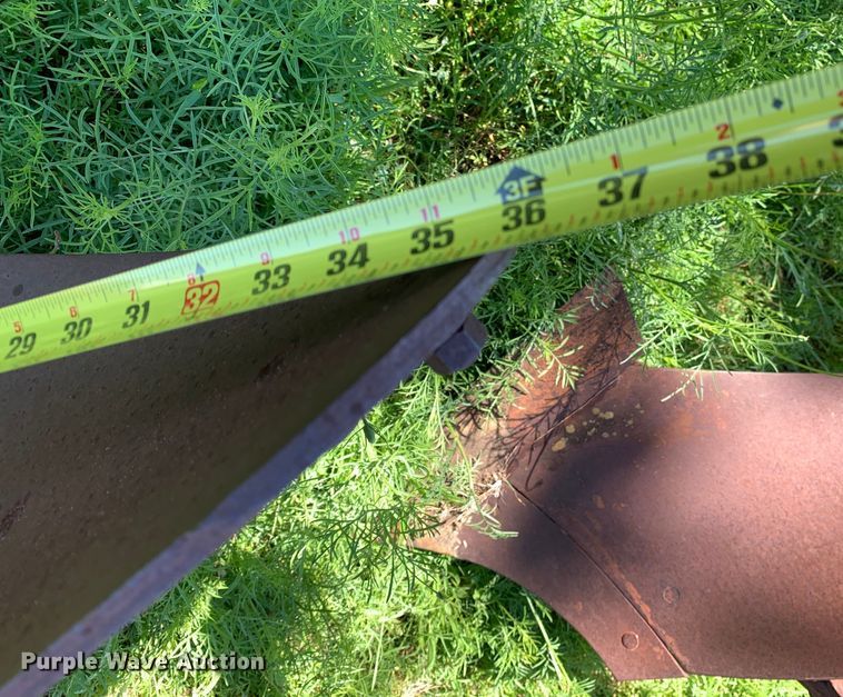 image for item KX9985 John Deere five bottom plow