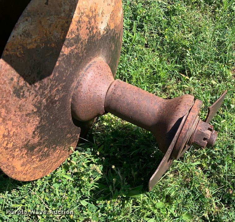 image for item KX9990 Massey-Ferguson  52 tandem disk