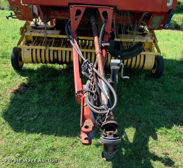 image for item KX9991 2009 New Holland  BR7070 round baler