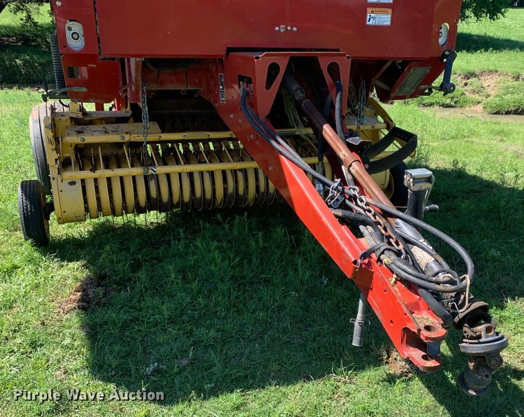 image for item KX9991 2009 New Holland  BR7070 round baler