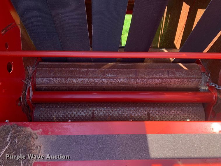 image for item KX9991 2009 New Holland  BR7070 round baler