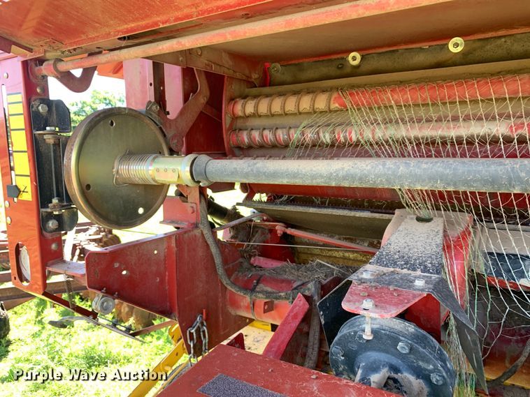 image for item KX9991 2009 New Holland  BR7070 round baler