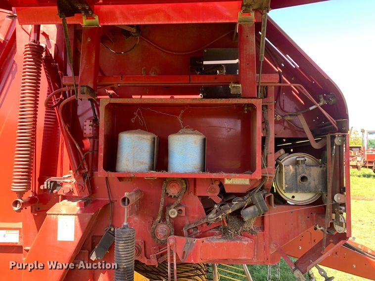 image for item KX9991 2009 New Holland  BR7070 round baler