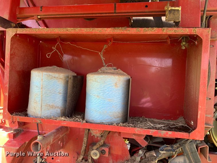 image for item KX9991 2009 New Holland  BR7070 round baler