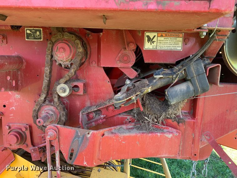 image for item KX9991 2009 New Holland  BR7070 round baler