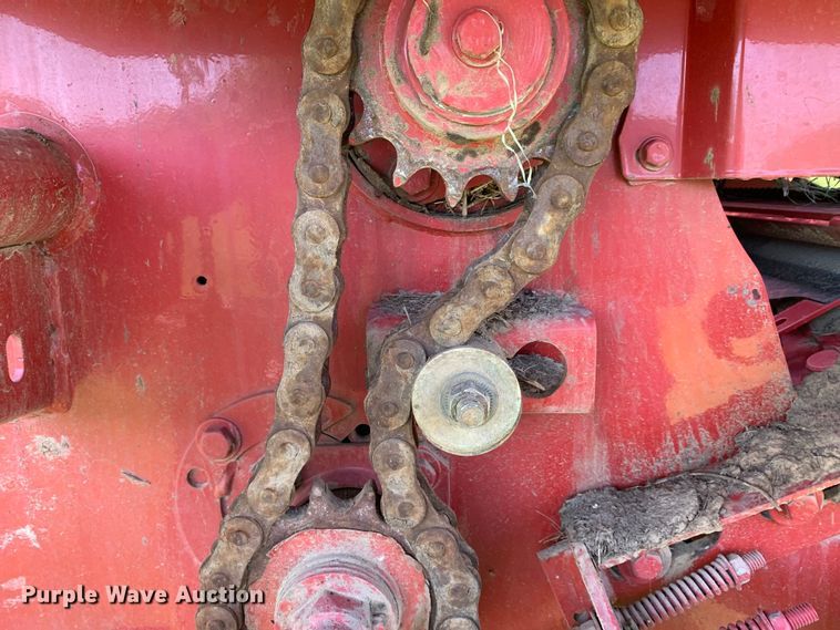 image for item KX9991 2009 New Holland  BR7070 round baler