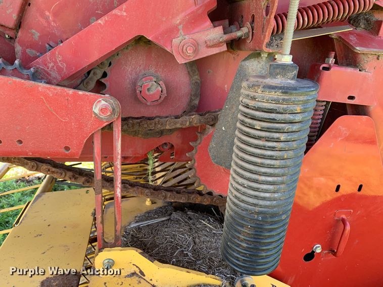 image for item KX9991 2009 New Holland  BR7070 round baler