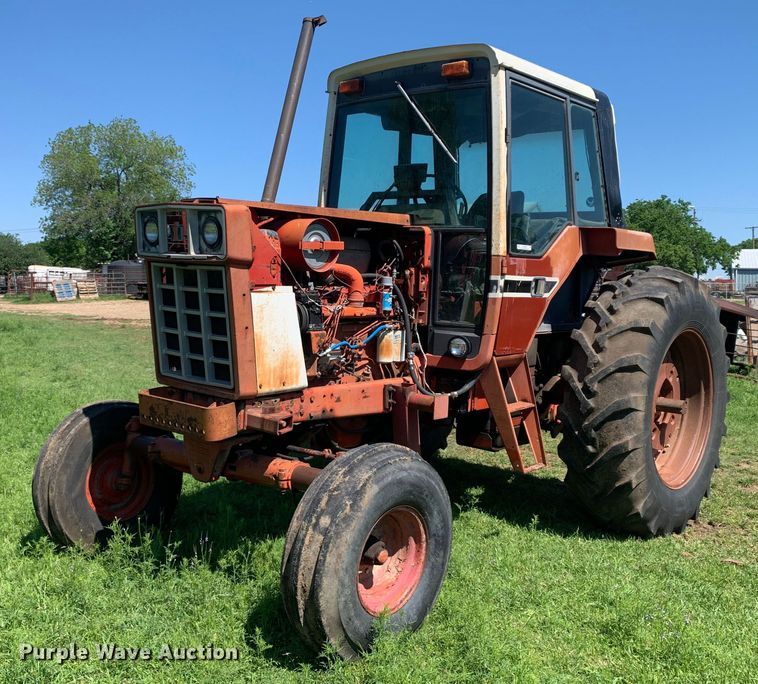 image for item KX9993 1977 International 1086 tractor