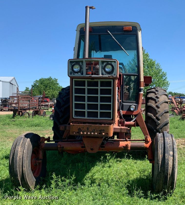 image for item KX9993 1977 International 1086 tractor