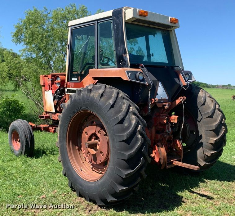 image for item KX9993 1977 International 1086 tractor