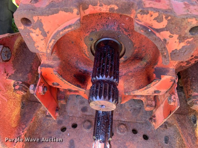 image for item KX9993 1977 International 1086 tractor