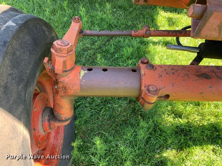 image for item KX9993 1977 International 1086 tractor