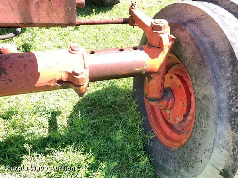 image for item KX9993 1977 International 1086 tractor