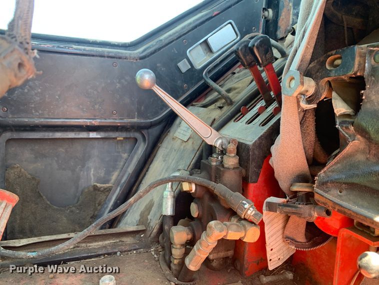 image for item KX9993 1977 International 1086 tractor