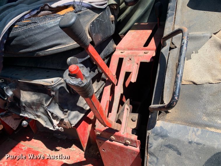 image for item KX9993 1977 International 1086 tractor