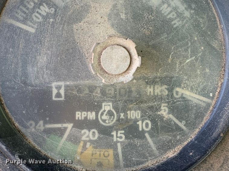 image for item KX9993 1977 International 1086 tractor