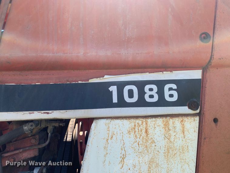 image for item KX9993 1977 International 1086 tractor