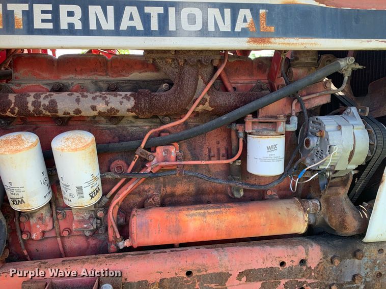 image for item KX9993 1977 International 1086 tractor
