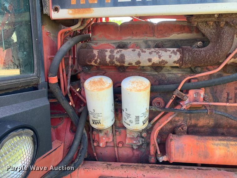 image for item KX9993 1977 International 1086 tractor