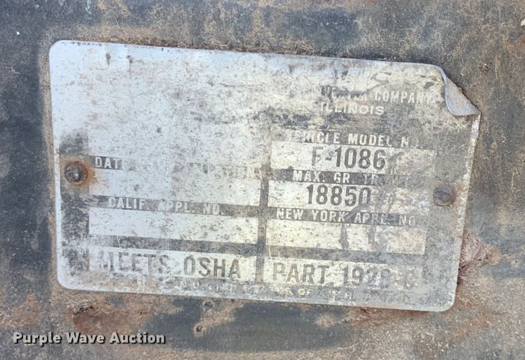 image for item KX9993 1977 International 1086 tractor