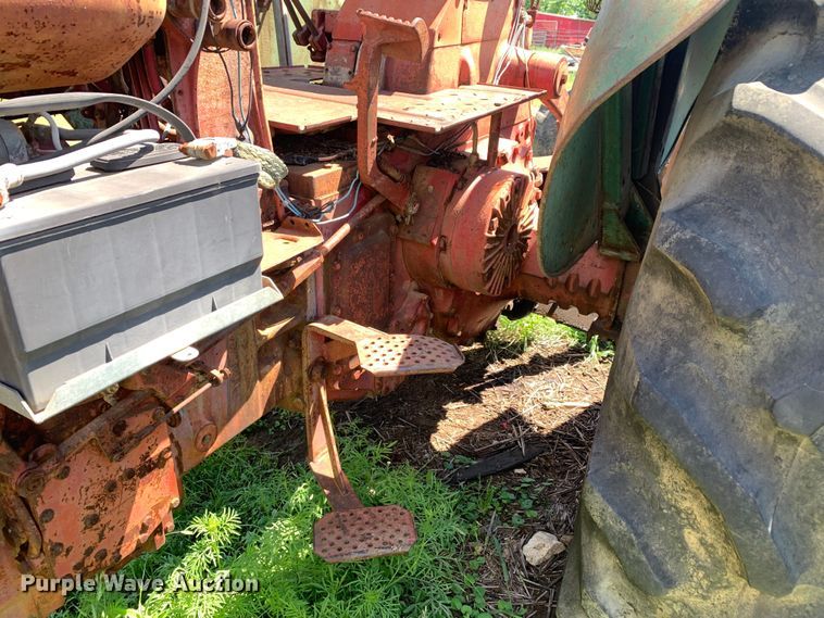 image for item KX9994 1966 International Harvester  F806D tractor