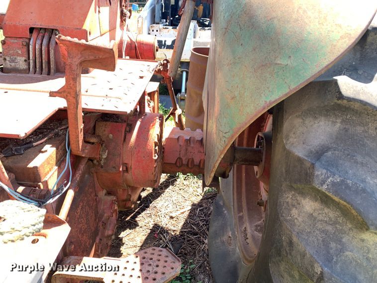 image for item KX9994 1966 International Harvester  F806D tractor