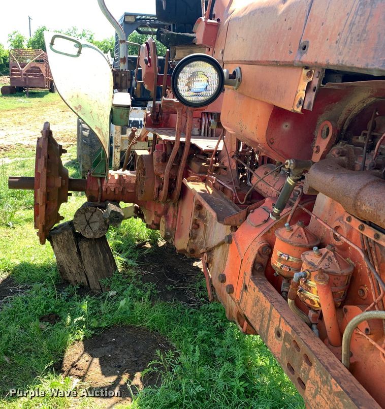 image for item KX9994 1966 International Harvester  F806D tractor