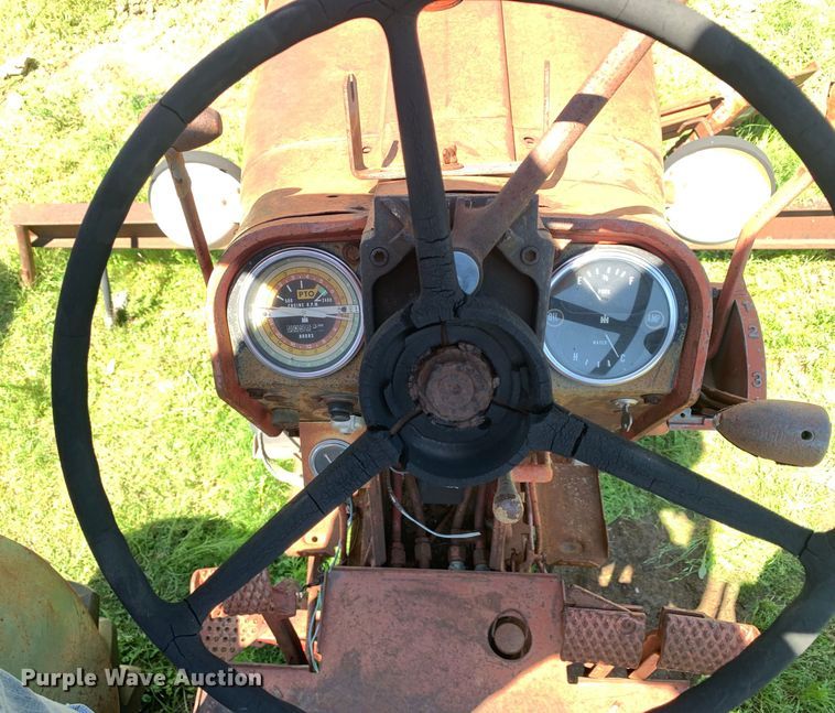 image for item KX9994 1966 International Harvester  F806D tractor