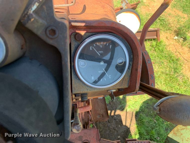 image for item KX9994 1966 International Harvester  F806D tractor