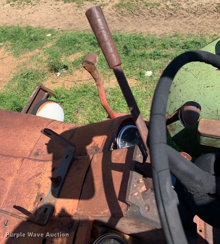 image for item KX9994 1966 International Harvester  F806D tractor