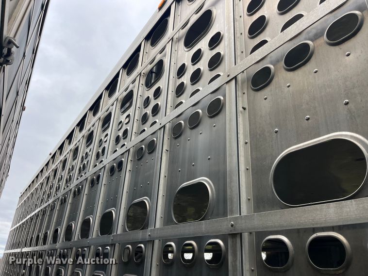 image for item LD9437 2008 EBY livestock trailer