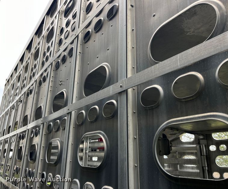 image for item LD9437 2008 EBY livestock trailer