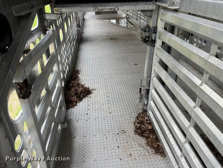 image for item LD9437 2008 EBY livestock trailer