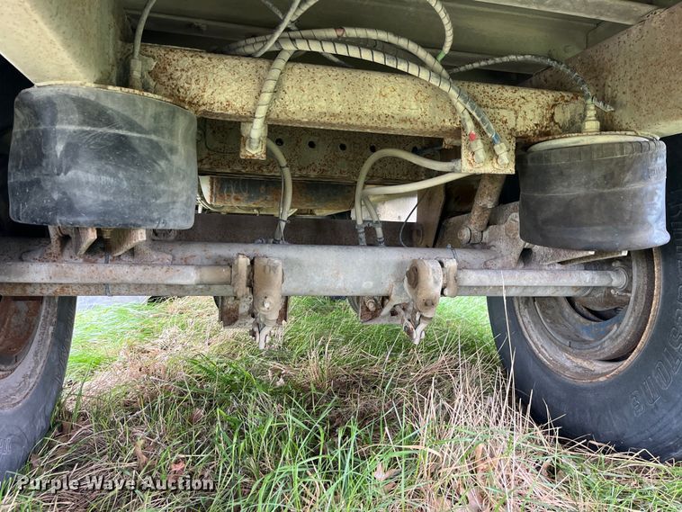 image for item LD9437 2008 EBY livestock trailer