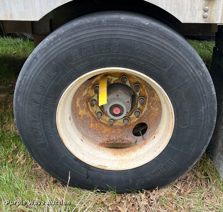 image for item LD9437 2008 EBY livestock trailer