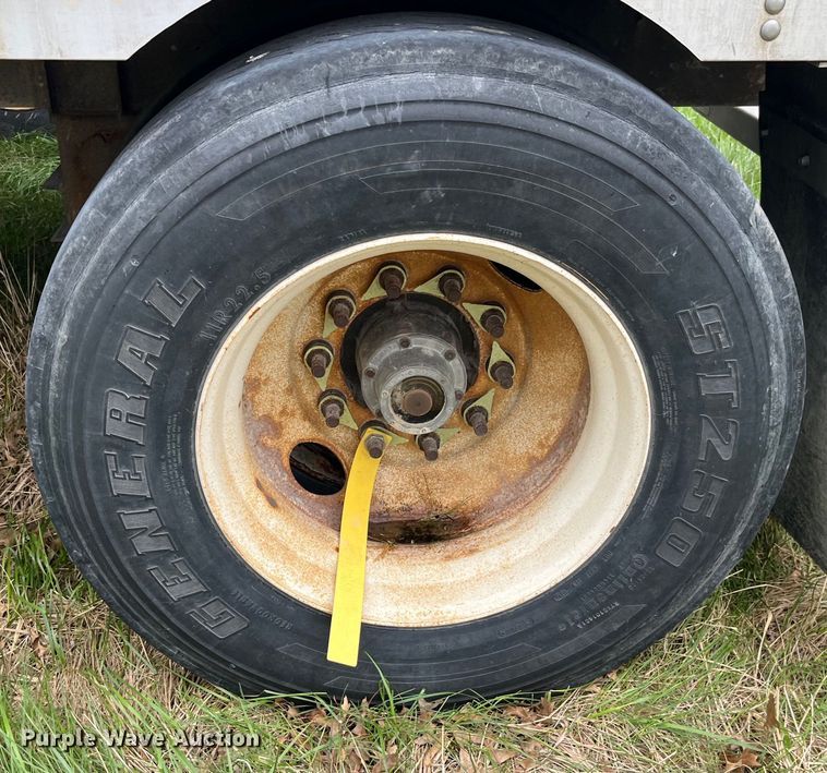 image for item LD9437 2008 EBY livestock trailer