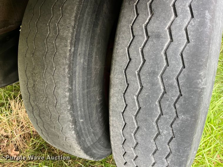 image for item LD9437 2008 EBY livestock trailer