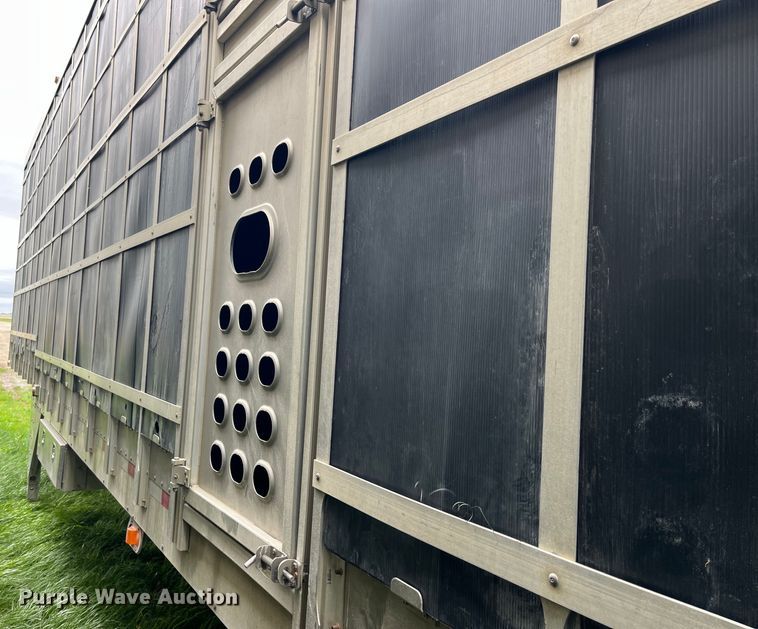 image for item LD9438 2006 EBY livestock trailer