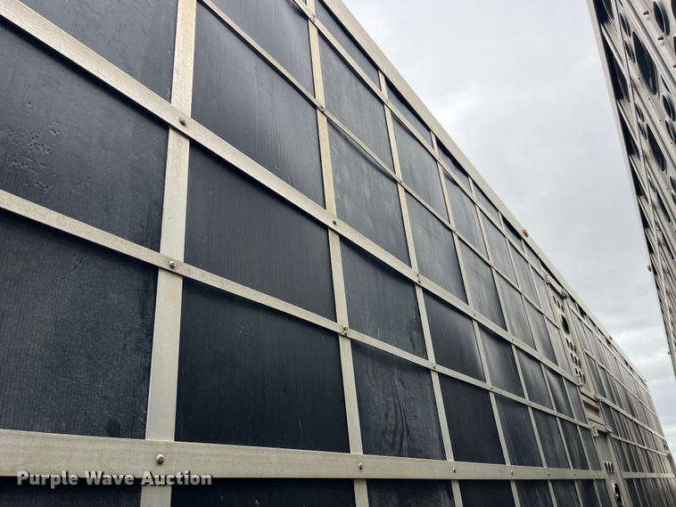 image for item LD9438 2006 EBY livestock trailer