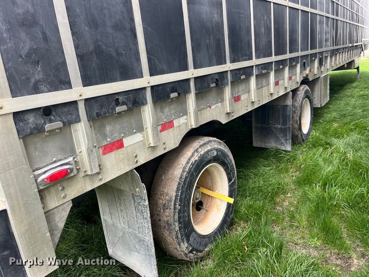 image for item LD9438 2006 EBY livestock trailer