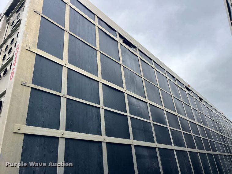 image for item LD9438 2006 EBY livestock trailer