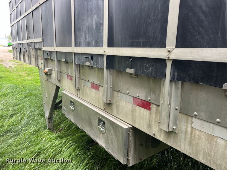 image for item LD9438 2006 EBY livestock trailer