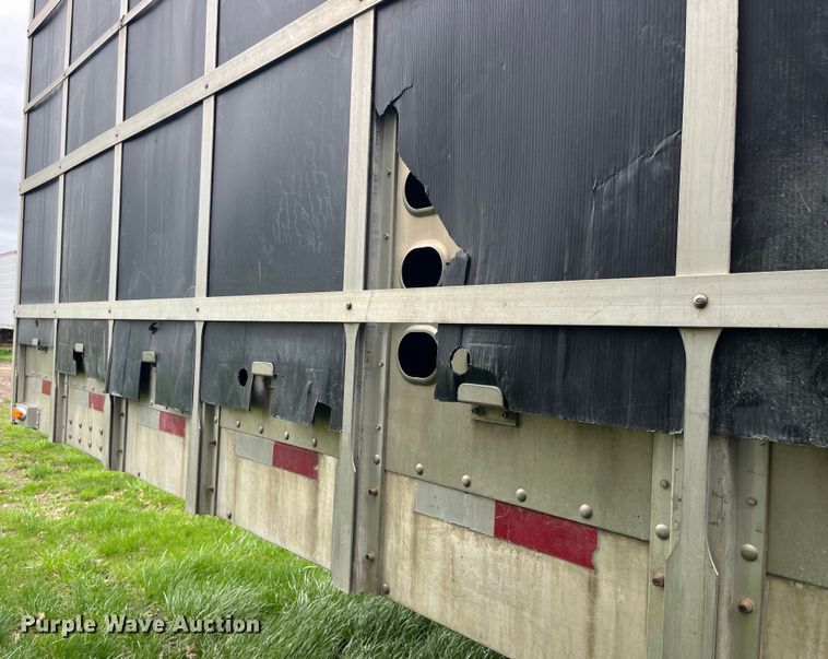 image for item LD9438 2006 EBY livestock trailer