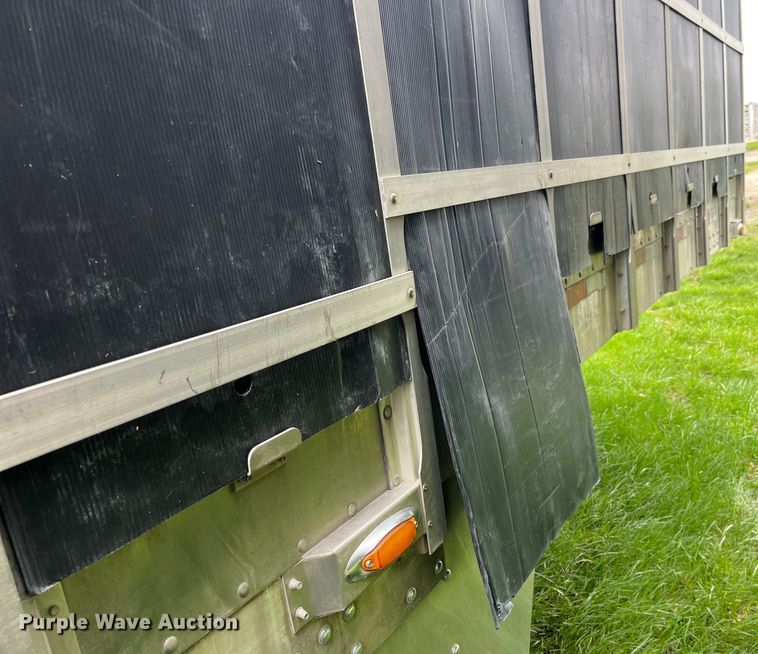 image for item LD9438 2006 EBY livestock trailer