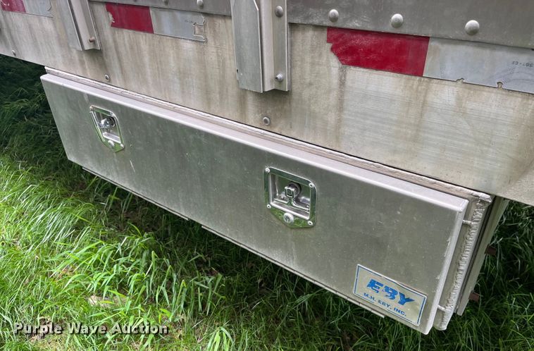 image for item LD9438 2006 EBY livestock trailer