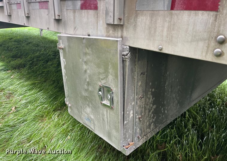 image for item LD9438 2006 EBY livestock trailer